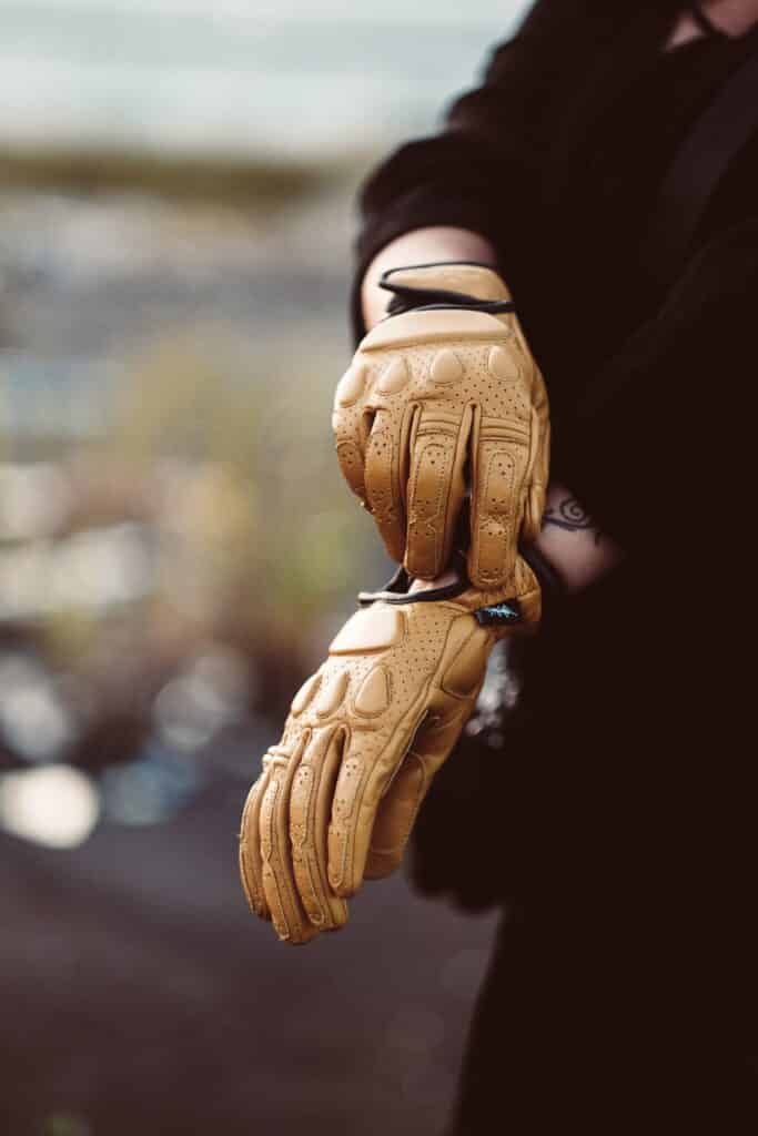 Toujours porter des gants de moto