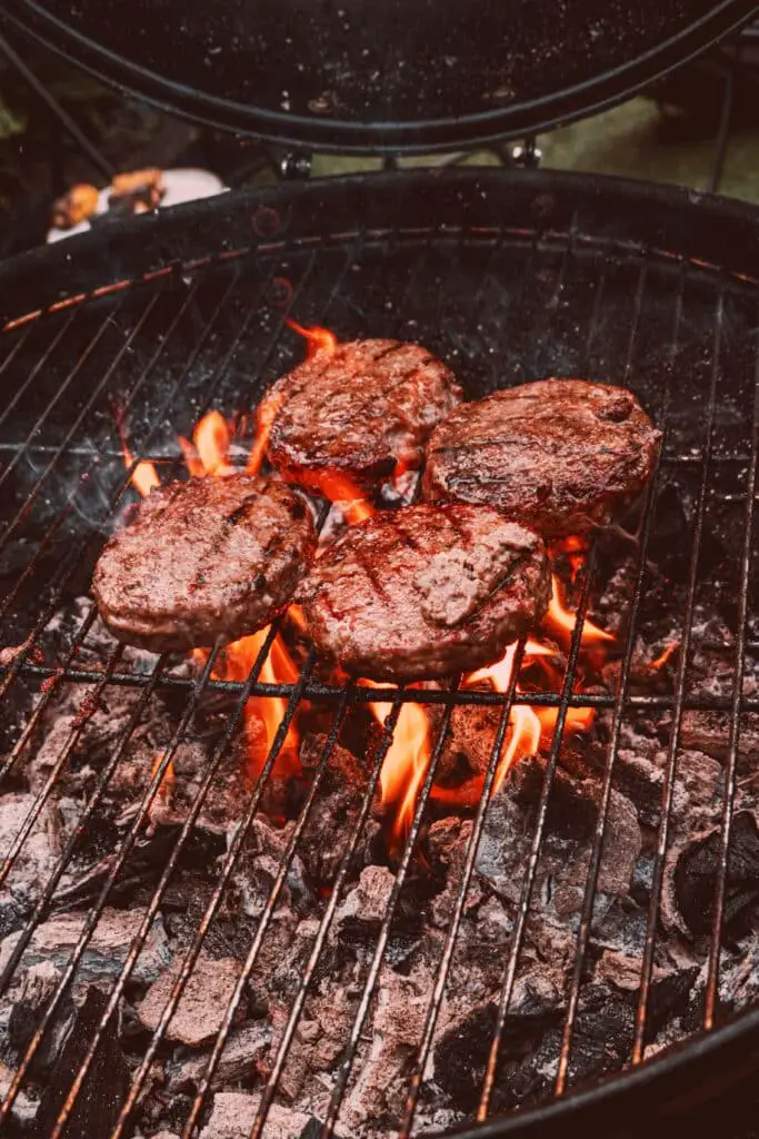 Comment fumer avec un barbecue kamado ?