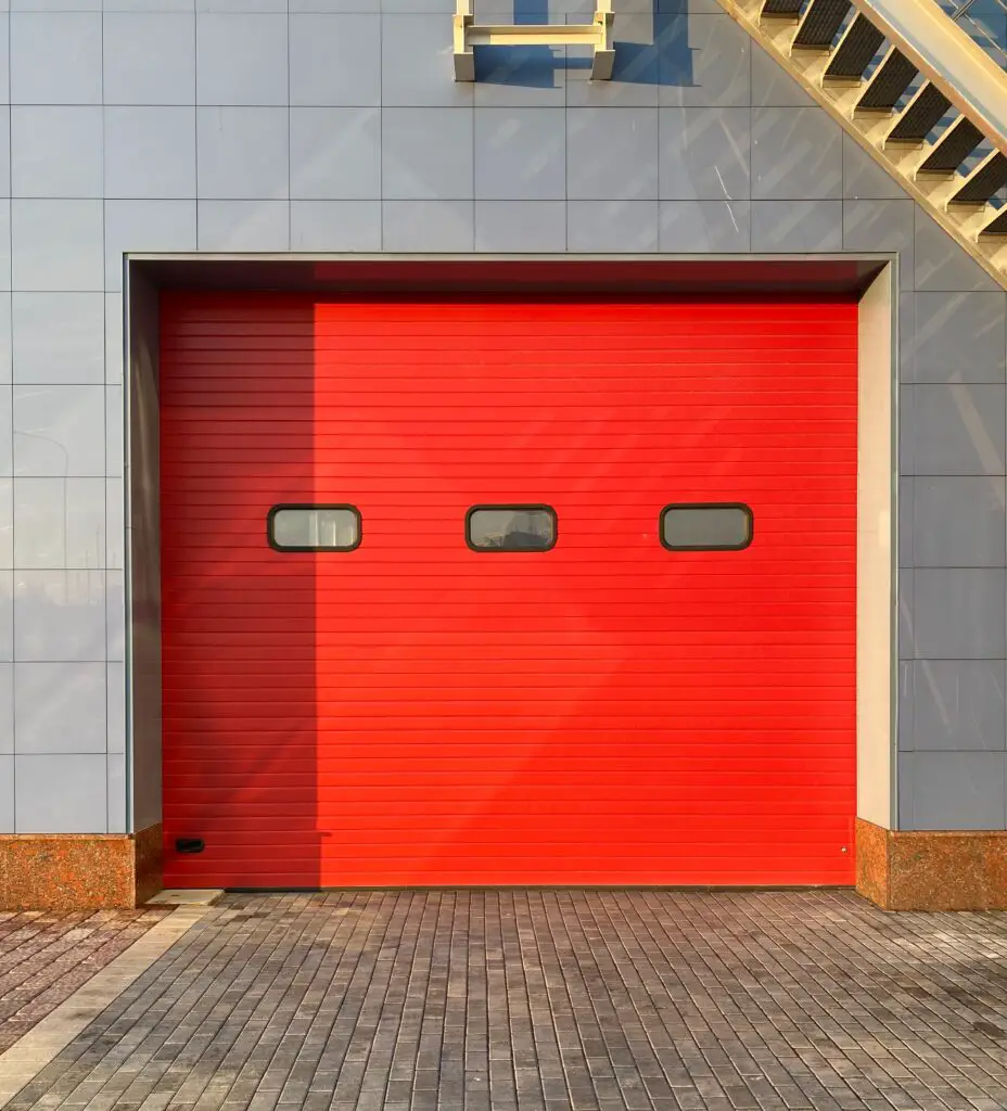 Les matériaux et les options de personnalisation pour porte de garage coulissante