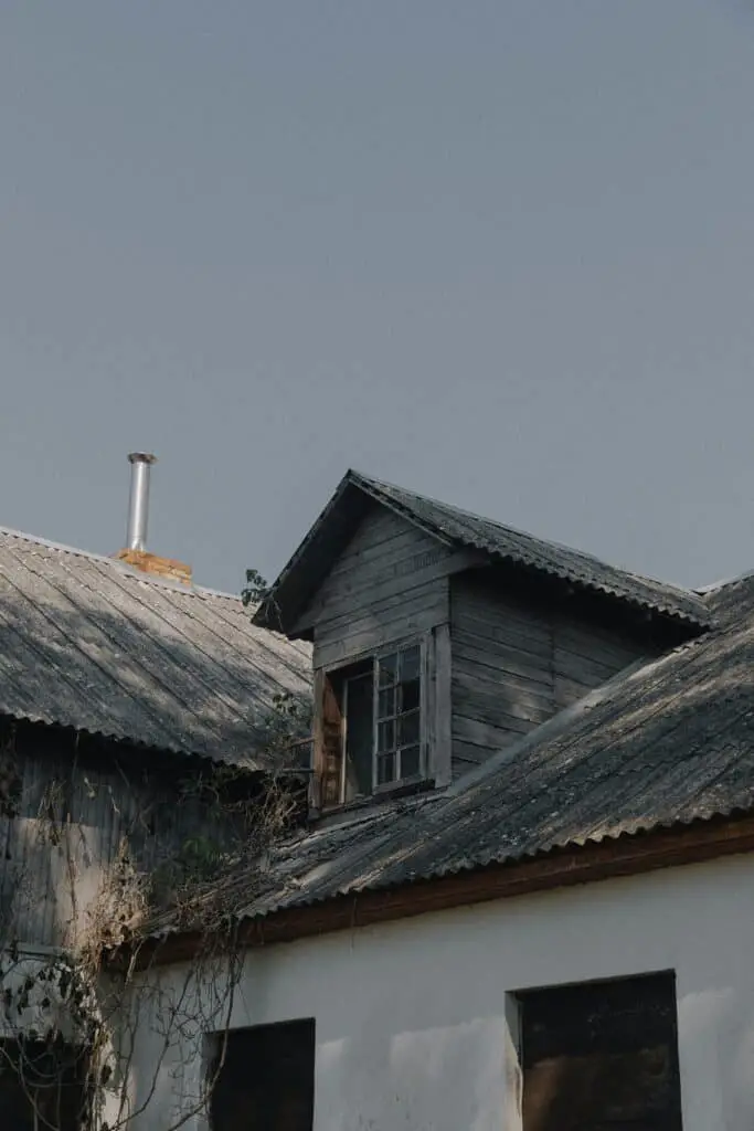 Identifier la présence d'amiante dans votre toiture