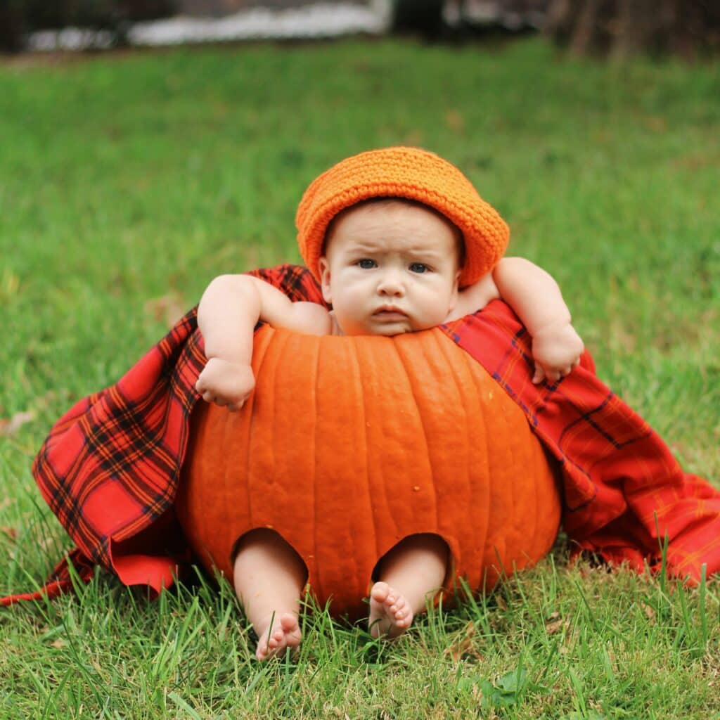 Trouver le déguisement d'Halloween idéal pour bébé : une citrouille adorable