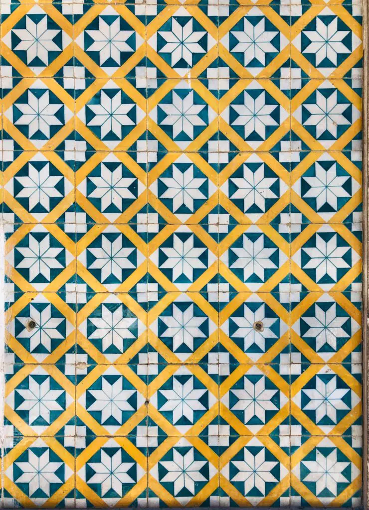 Intégration moderne des carreaux de ciment anciens